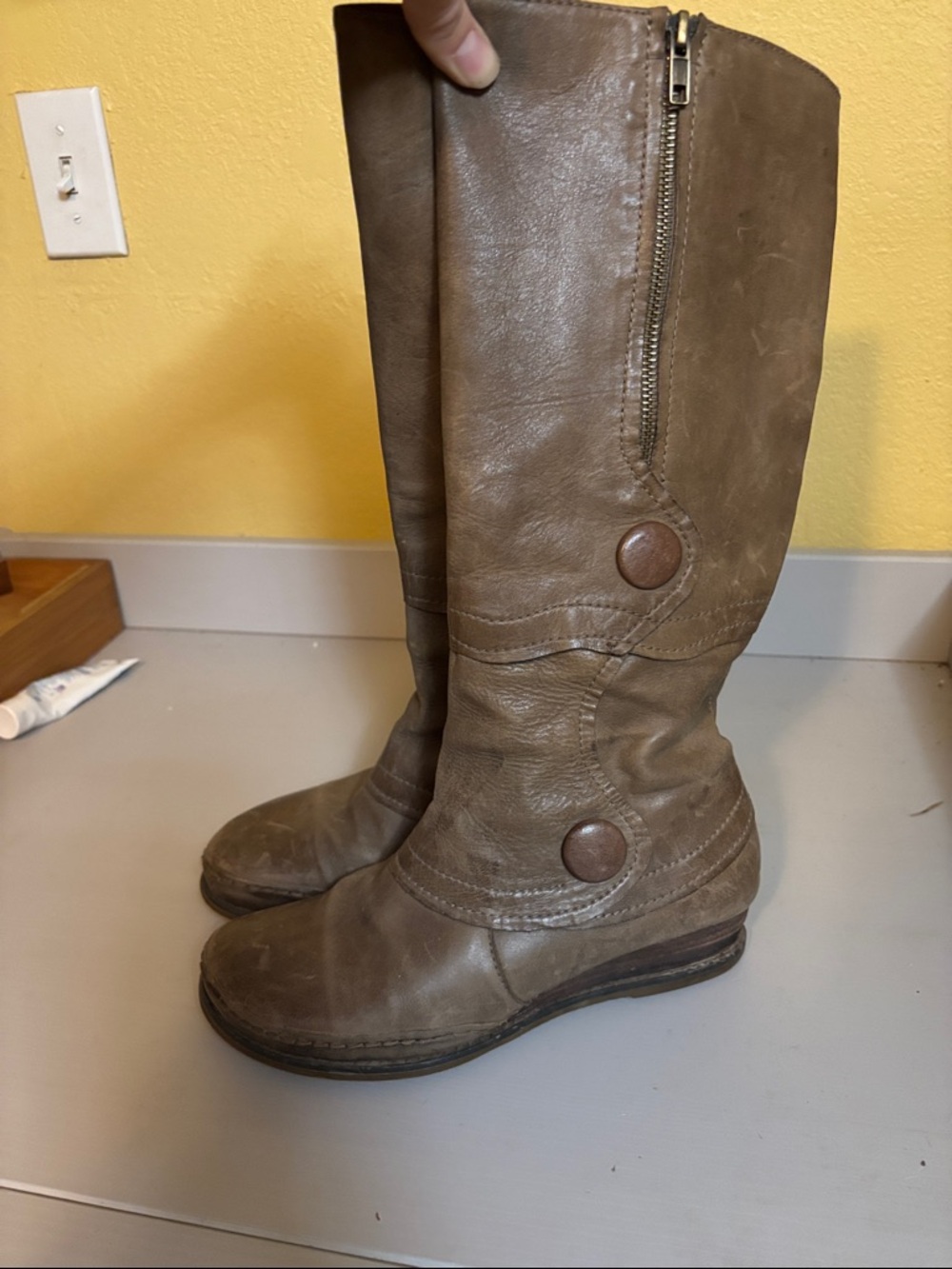 Miz Mooz Women's Brown Leather Portia Button Boots Size 7.5 - Picture 10 of 12
